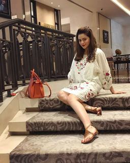 Aamna Sharif feet photo thumbnail