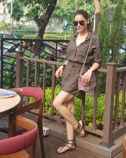 Aamna Sharif feet photo thumbnail