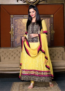 Aamna Sharif feet photo thumbnail