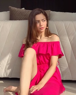 Aamna Sharif feet photo thumbnail