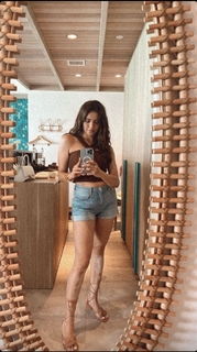 Aamna Sharif feet photo thumbnail