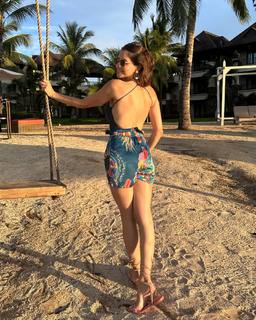 Aamna Sharif feet photo thumbnail