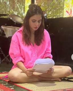 Aamna Sharif feet photo thumbnail