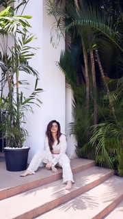 Aamna Sharif feet photo thumbnail