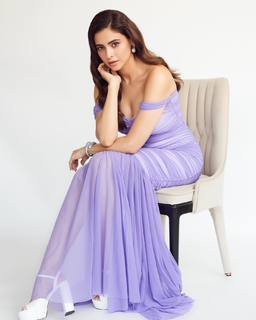 Aamna Sharif feet photo thumbnail