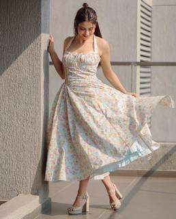 Aamna Sharif feet photo thumbnail