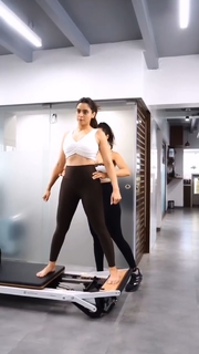 Aamna Sharif feet photo thumbnail