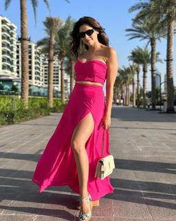 Aamna Sharif feet photo thumbnail