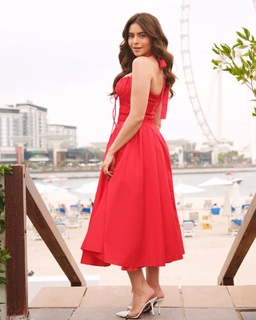 Aamna Sharif feet photo thumbnail