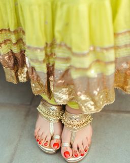 Aamna Sharif feet photo thumbnail