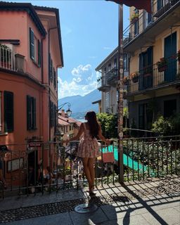 Aamna Sharif feet photo thumbnail