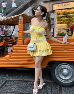 Aamna Sharif feet photo thumbnail