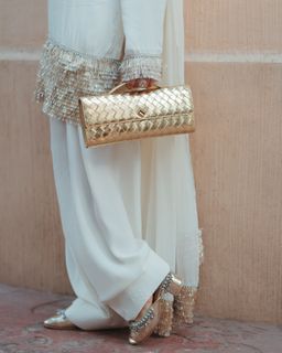 Aamna Sharif feet photo thumbnail