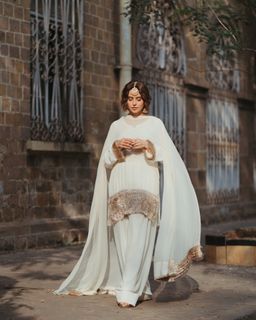 Aamna Sharif feet photo thumbnail