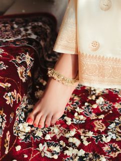 Aamna Sharif feet photo thumbnail