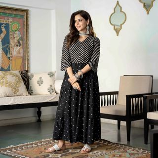 Aamna Sharif feet photo 11