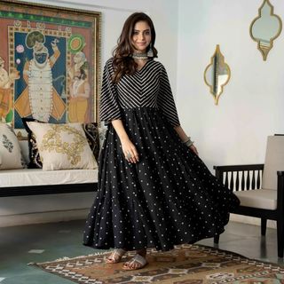 Aamna Sharif feet photo 8