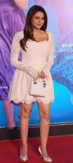 Aamna Sharif feet photo 7