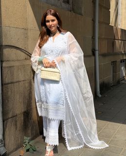 Aamna Sharif feet photo 2