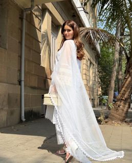 Aamna Sharif feet photo 20