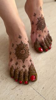 Aamna Sharif feet photo 16