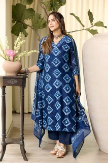 Aamna Sharif feet photo 11
