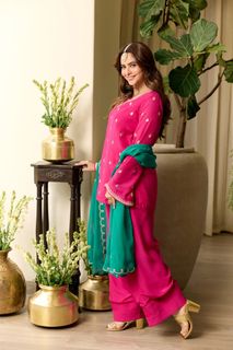 Aamna Sharif feet photo 3