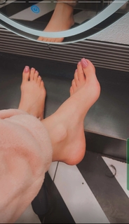 Aamreen Sharma feet photo 5