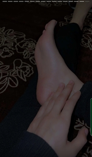 Aamreen Sharma feet photo 17