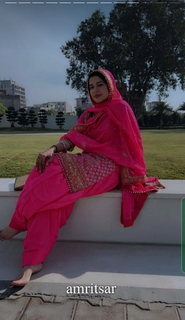 Aamreen Sharma feet photo 11