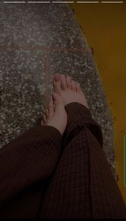 Aamreen Sharma feet photo 12