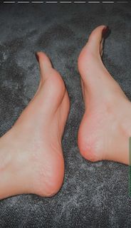 Aamreen Sharma feet photo 12