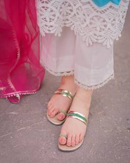 Aaniat Khalid feet photo 1