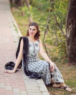Aaniat Khalid feet photo 17