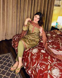 Aaniat Khalid feet photo 14