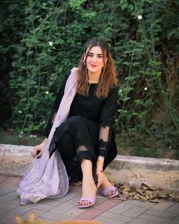 Aaniat Khalid feet photo 12
