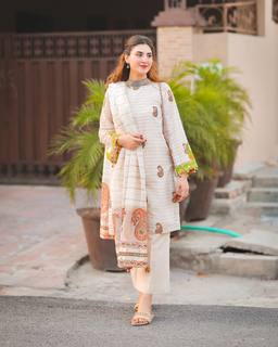 Aaniat Khalid feet photo 14