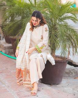Aaniat Khalid feet photo 20