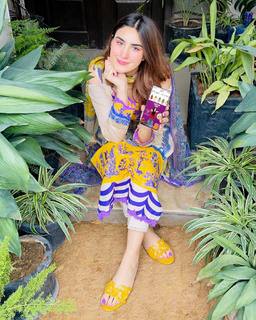 Aaniat Khalid feet photo 5