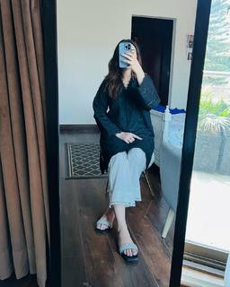 Aaniat Khalid feet photo 1