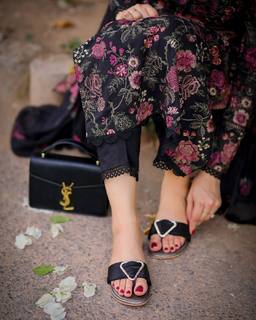 Aaniat Khalid feet photo 5