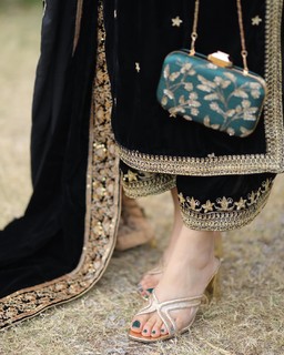Aaniat Khalid feet photo 16
