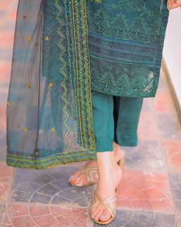 Aaniat Khalid feet photo 11