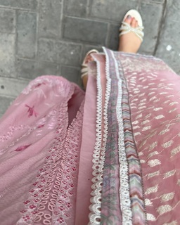 Aaniat Khalid feet photo 20