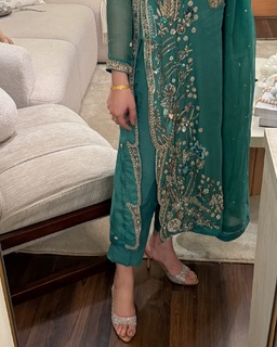 Aaniat Khalid feet photo 18