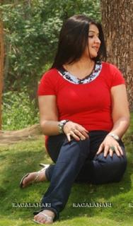 Aarti Agarwal feet photo 10
