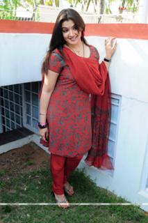 Aarti Agarwal feet photo 18