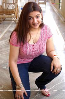 Aarti Agarwal feet photo 14