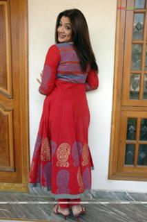 Aarti Agarwal feet photo 9