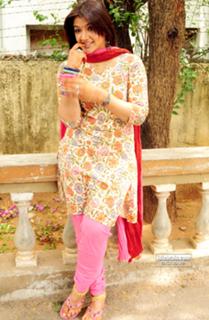 Aarti Agarwal feet photo 8